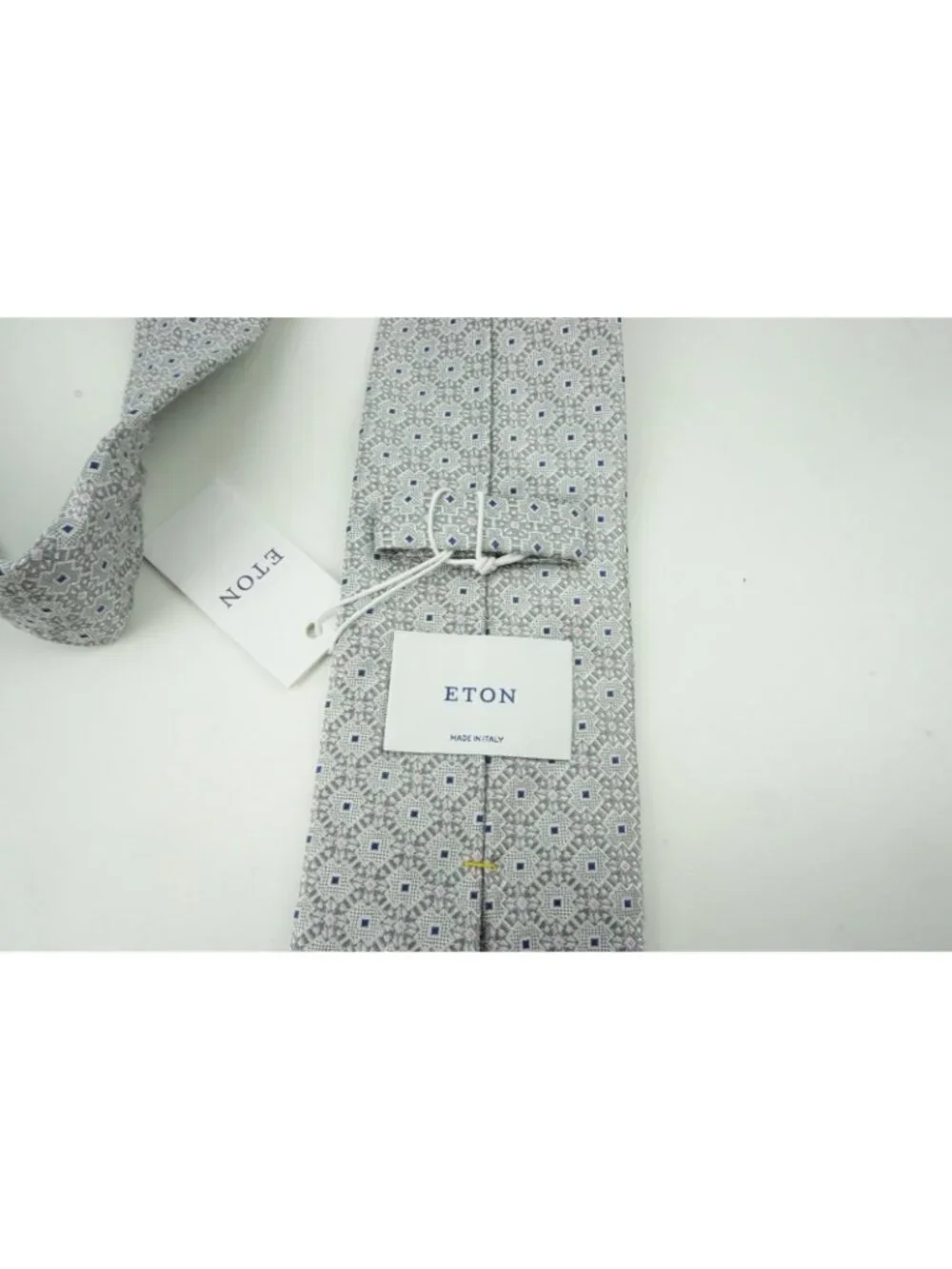 Eton Stainless Steel Gray Sapphire Foulard Medallion 100% Silk Tie Brand New